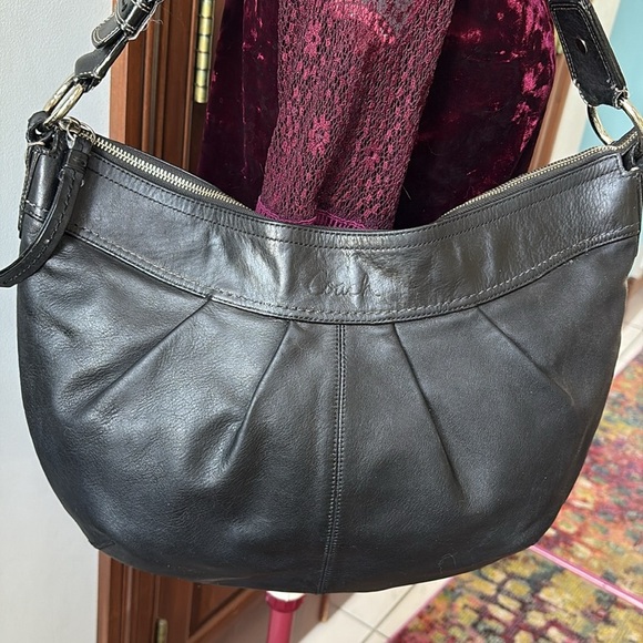 Coach SoHo pleated hobo/shoulder bag  thick leather black vintage Crescent shape - Picture 1 of 17